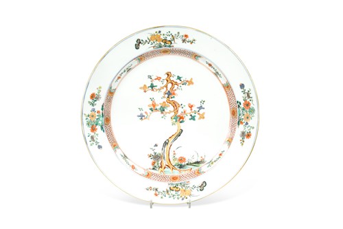 Lot 430 - A 19th century charger, probably Sampson