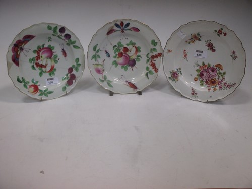 Lot 34 - An 18th century Chelsea porcelain dish, and...