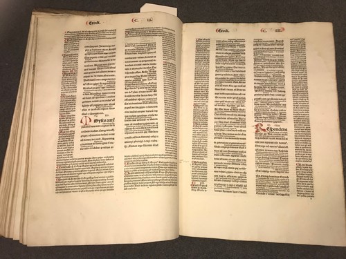 Lot 88 - BIBLIA LATINA.