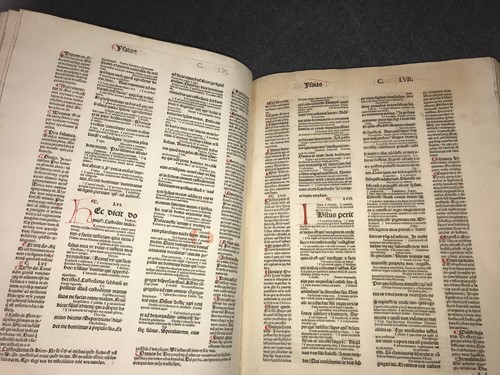 Lot 88 - BIBLIA LATINA.