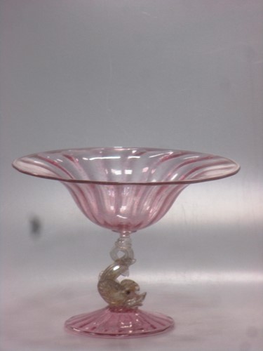 Lot 51 - A Murano glass comport, 20cm high