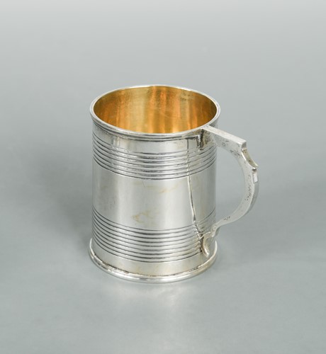 Lot 428 - A Victorian silver child's tankard