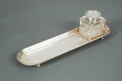 Lot 492 - Edinburgh - A George V silver pen tray and inkwell