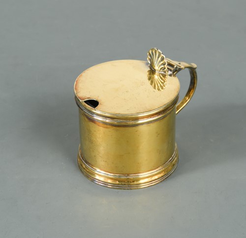 Lot 480 - Chester - A George V silver gilt drum mustard