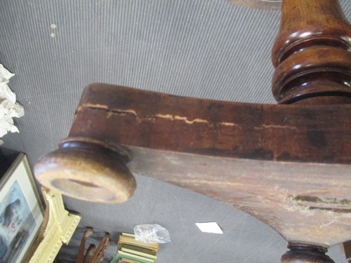 Lot 301 - A small Victorian circular pedistal table 70 x...