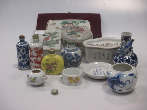 Lot 75 - A Chinese blue and white small snuff bottle...