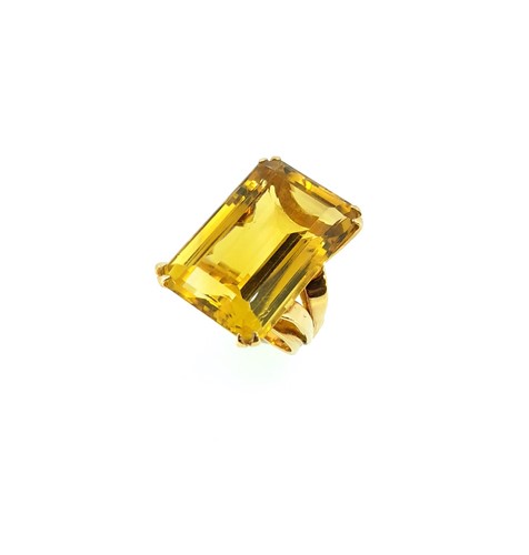 Lot 53 - A large citrine dress ring