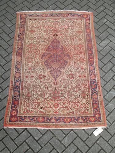 Lot 460 - A Herati design rug 194 x 128cm