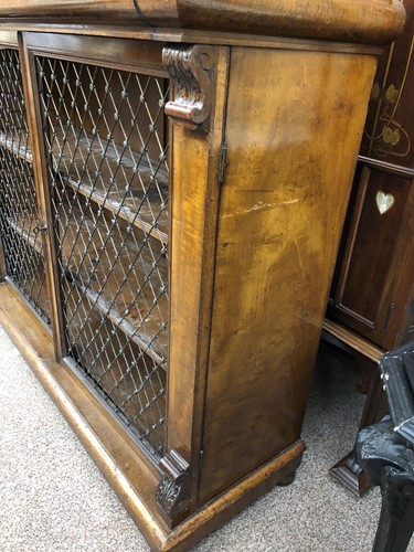 Lot 594 - An early Victorian mahogany side cabinet