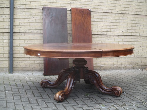 Lot 298 - A Victorian mahogany oval extending dining...