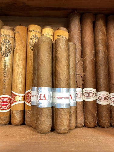 Lot 121 - A wooden table cigar box (NOT a humidor),...