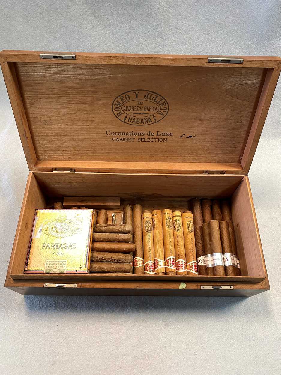 Lot 121 - A wooden table cigar box (NOT a humidor),...
