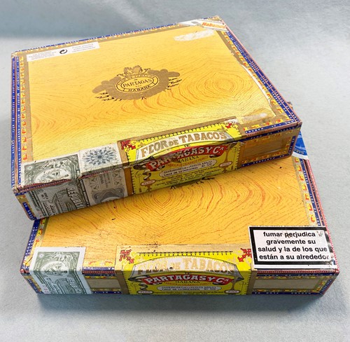 Lot 616 - A sealed box of 25 handmade Cuban cigars and another box