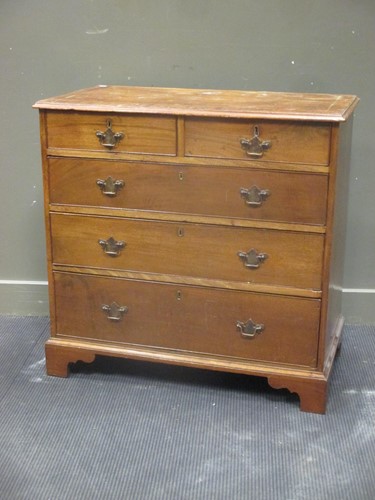 Lot 386 - A 19th century mahogany chest of drawers 93 x...