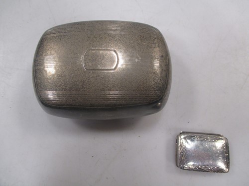 Lot 175 - A modern silver pillbox together with a...