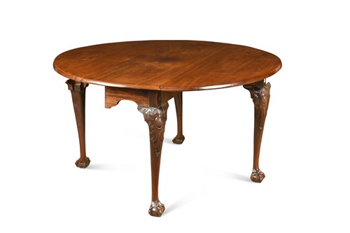 Lot 469 - A George II mahogany drop leaf table
