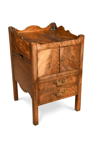 Lot 497 - A George III mahogany night cupboard