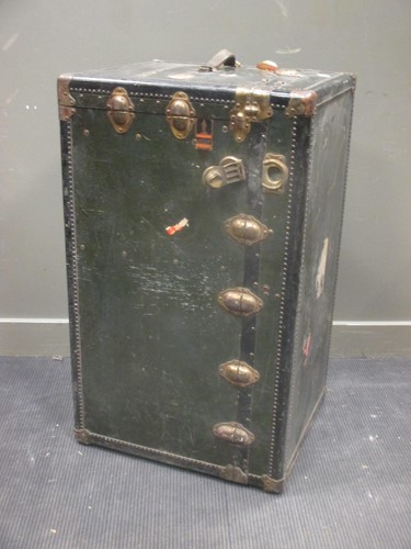 Lot 430 - An early 20th century Savoy luggage Co...