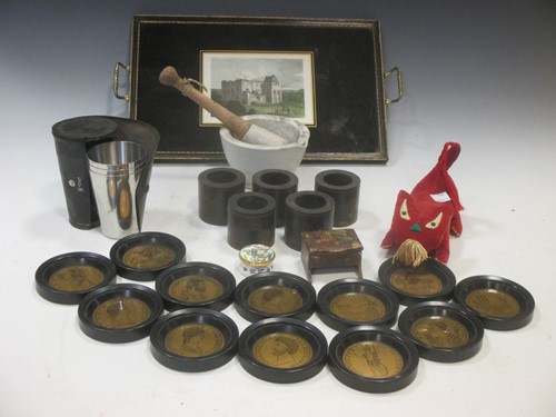 Lot 61 - A leather jewellery box together with a...