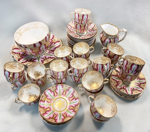 Lot 421 - A 19th century English porcelain tea service