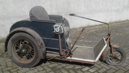 Lot 429 - A circas 1950's Carters three wheeled electric...