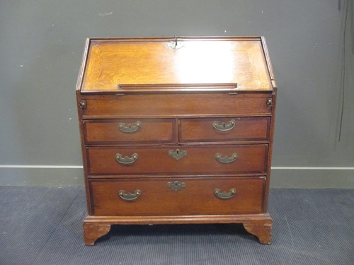 Lot 542 - A George III oak bureau, 98 x 87 x 49cm