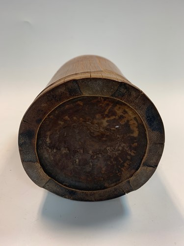 Lot 139 - A Chinese finely carved bamboo brush pot, probably late Ming/ Qing Dynasty