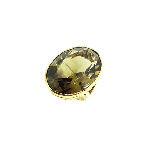 Lot 21 - A 9ct gold large smokey quartz dress ring