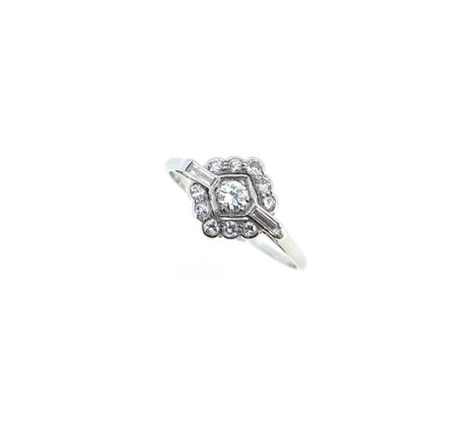 Lot 102 - A lozenge shaped diamond cluster ring