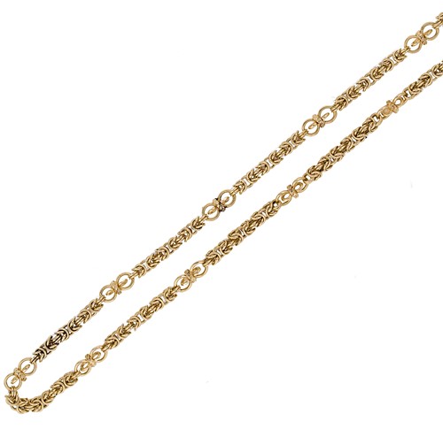 Lot 162 - A modern 9ct gold long chain