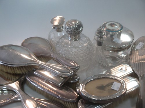 Lot 414 - A collection of silverware including silver...
