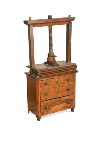 Lot 472 - A Victorian ash and elm ladies' flower press