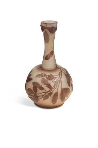 Lot 4 - Emile Gallé (French, 1846-1904), an amethyst cameo glass 'Banjo' vase