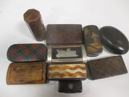 Lot 148 - A collection of snuff boxes