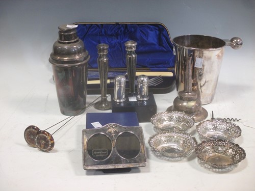 Lot 424 - A cocktail shaker, 2 hat pins, wine funnell, 4...