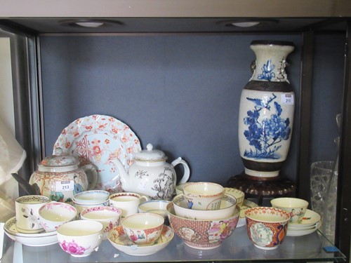 Lot 213 - Various Chinese, Worcester and other porcelain...