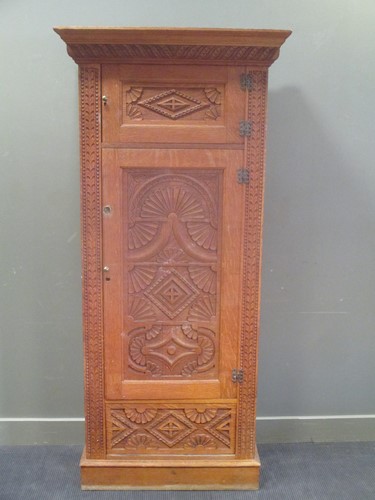 Lot 583 - An oak cupboard 206 x 96 x 45cm