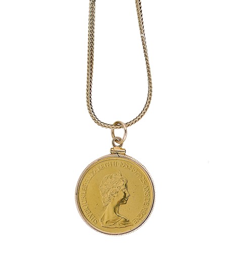 Lot 159 - A Canadian 100 dollar coin pendant and chain