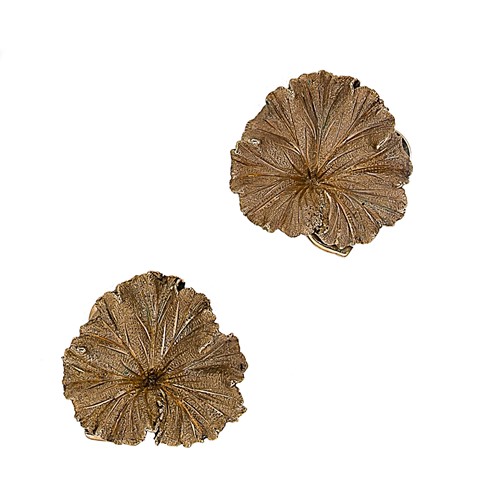 Lot 144 - A pair of leaf shaped ear clips