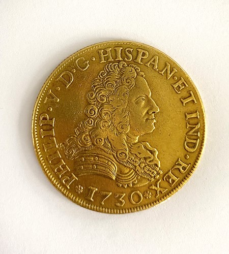 Lot 2 - A Spanish 8 Escudos coin