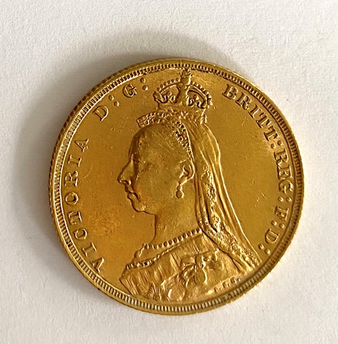 Lot 43 - A Victoria 'Jubilee Head' full sovereign