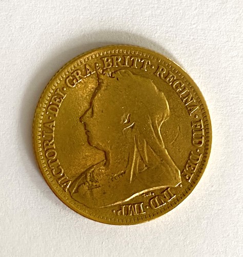 Lot 78 - A Victoria 'Old Head' half sovereign