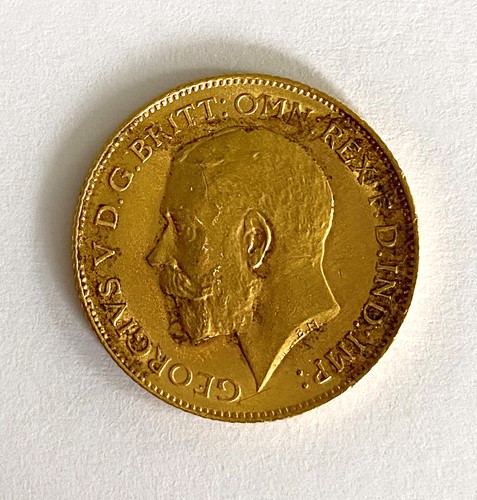 Lot 81 - A 'Kings Head' half sovereign