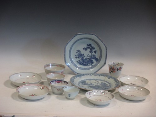 Lot 38 - A collection of 18th century Chinese porcelain...