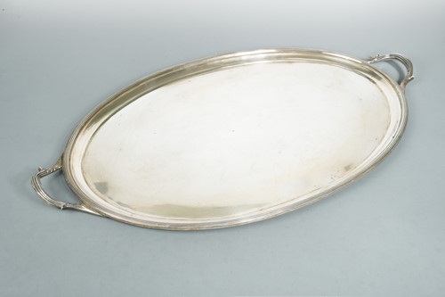 Lot 454 - A George V silver tray