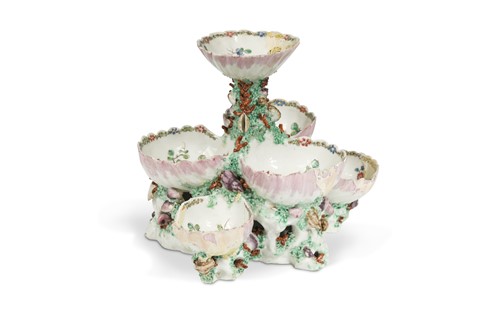 Lot 417 - A Bow shell sweetmeat stand, circa 1755-60