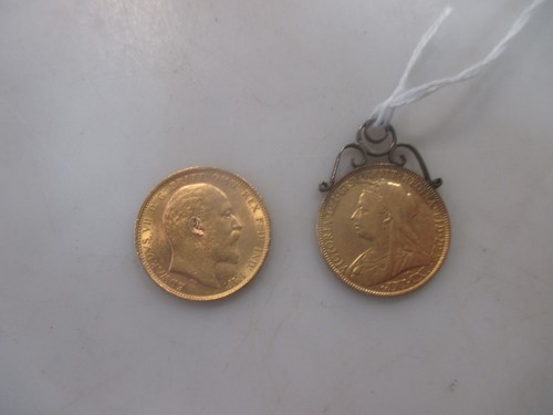 Lot 393 - A full sovereign pendant and a loose full...