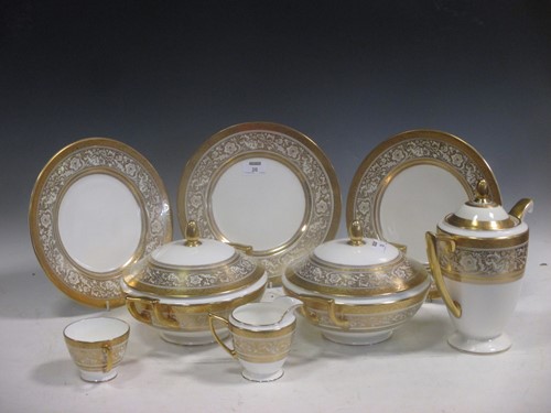 Lot 20 - A Minton 'Porcelain Ball' pattern dinner, tea...