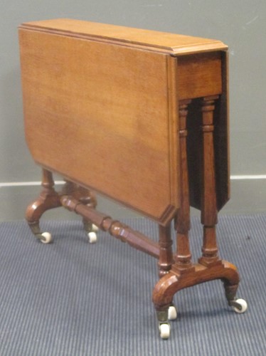 Lot 578 - An Arts & Crafts oak Sutherland table 73 x 91...