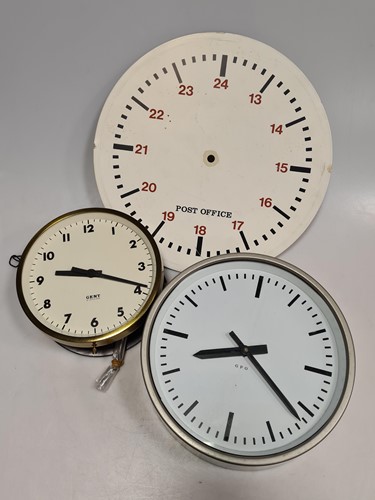 Lot 306 - Sychronome GPO boxed slave clock No.74A dated...